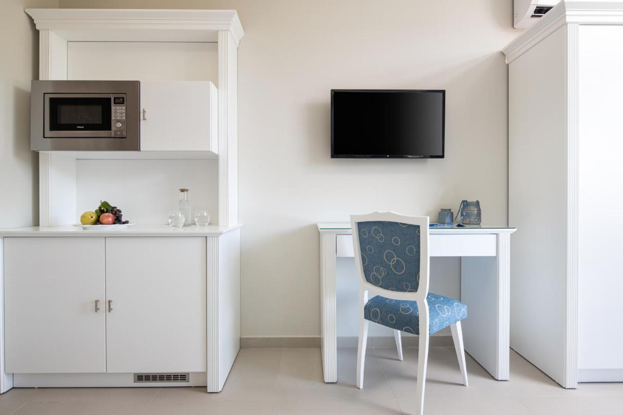 Light Blue Hotel Nea Kallikrateia Екстер'єр фото