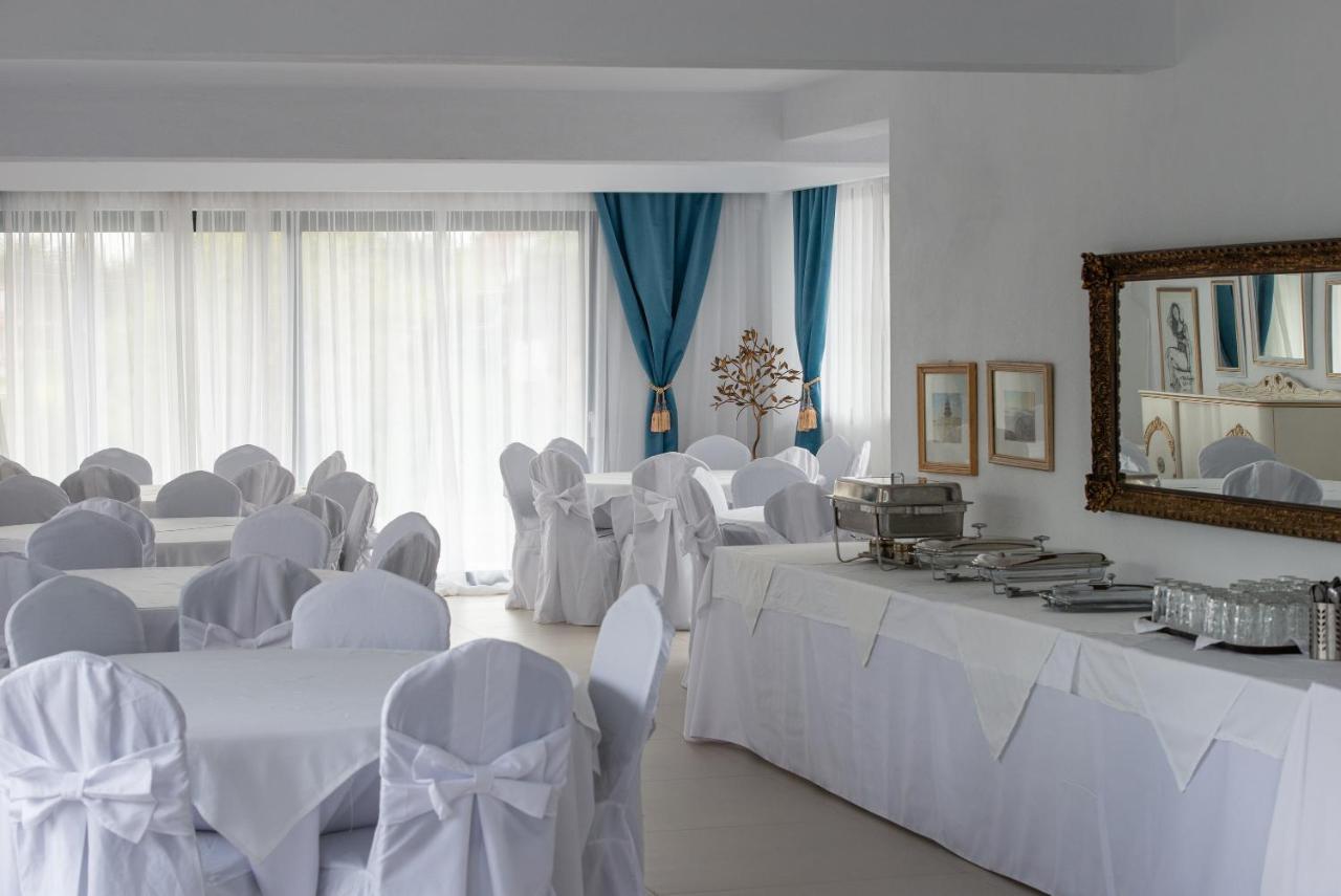 Light Blue Hotel Nea Kallikrateia Екстер'єр фото