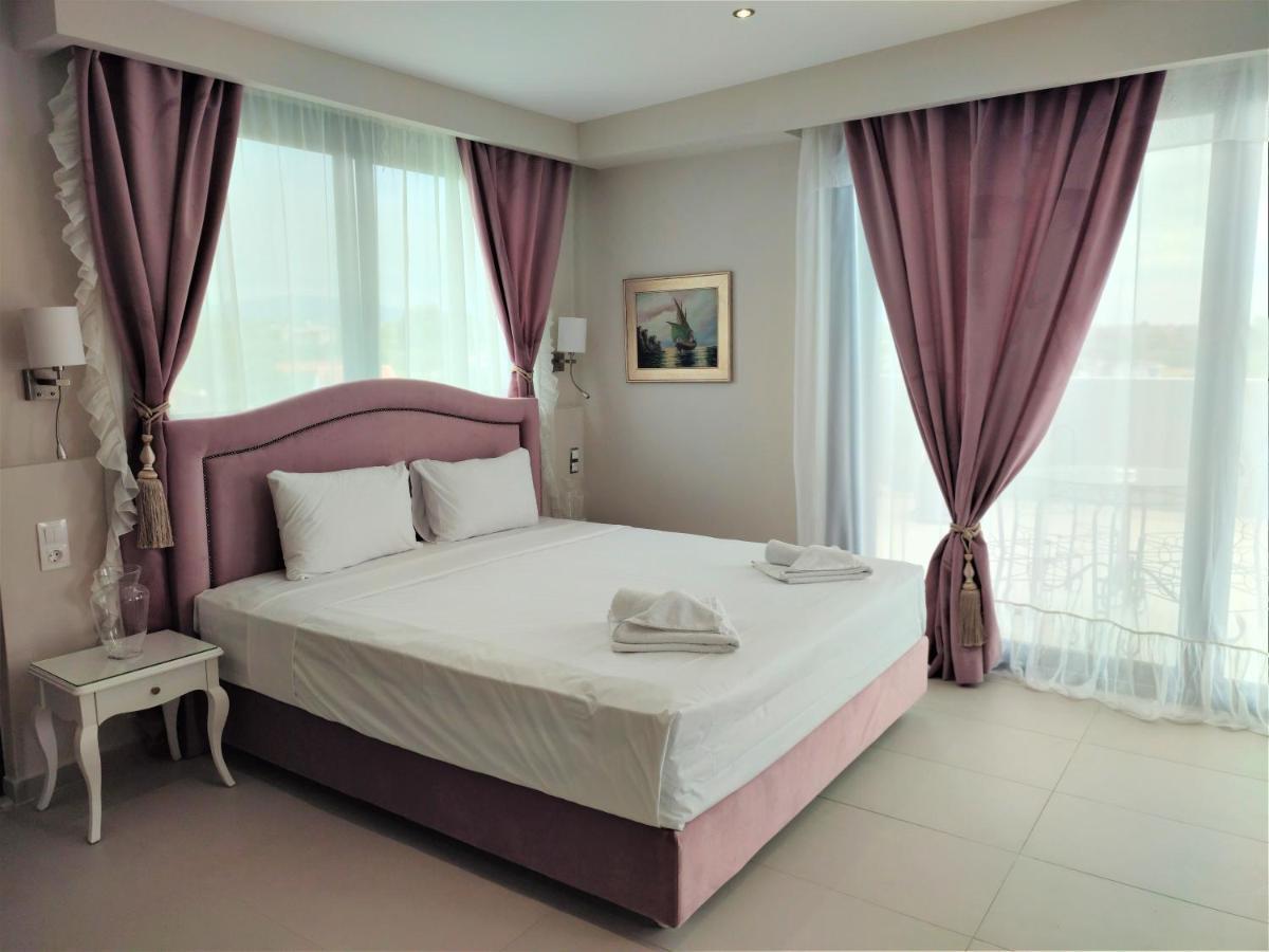 Light Blue Hotel Nea Kallikrateia Екстер'єр фото