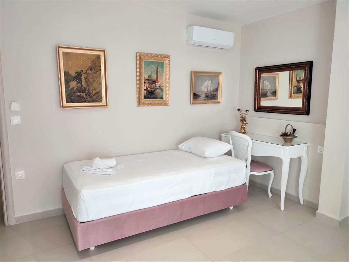 Light Blue Hotel Nea Kallikrateia Екстер'єр фото