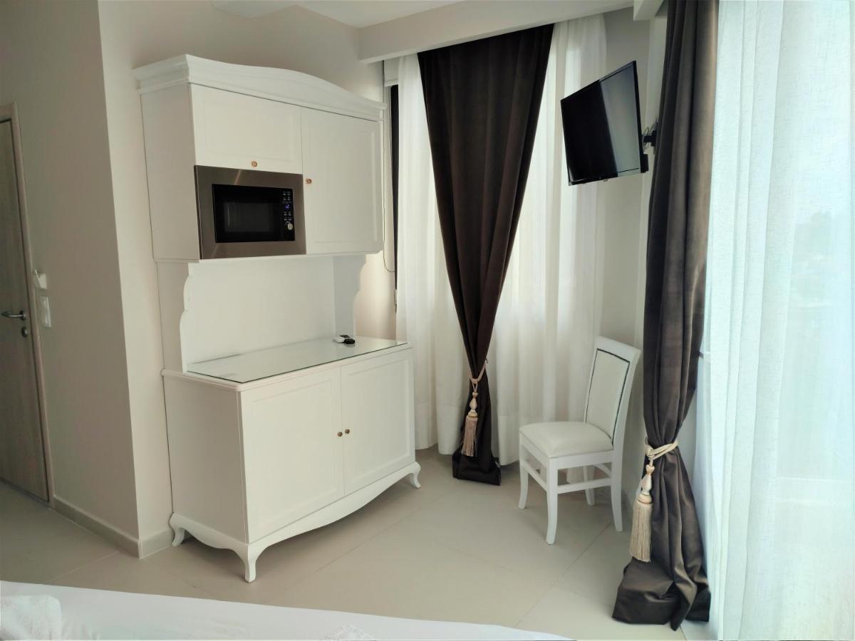 Light Blue Hotel Nea Kallikrateia Екстер'єр фото